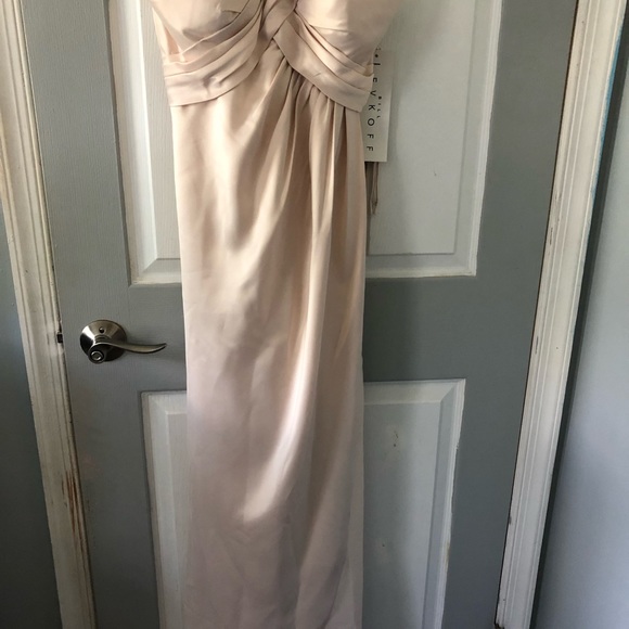Beautiful new with tags Champagne gown - Picture 3 of 4